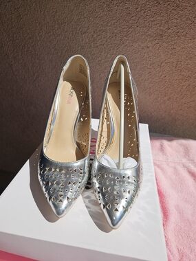 JustFab Metallic Silver Pointed Toe Cutout Pumps